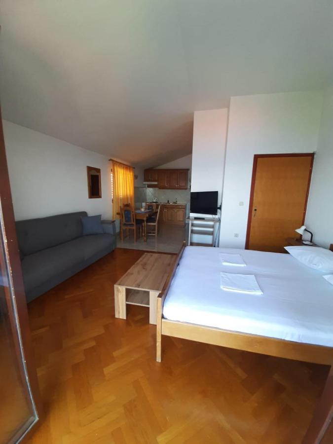 Apartments Ivanka Starigrad Paklenica Εξωτερικό φωτογραφία