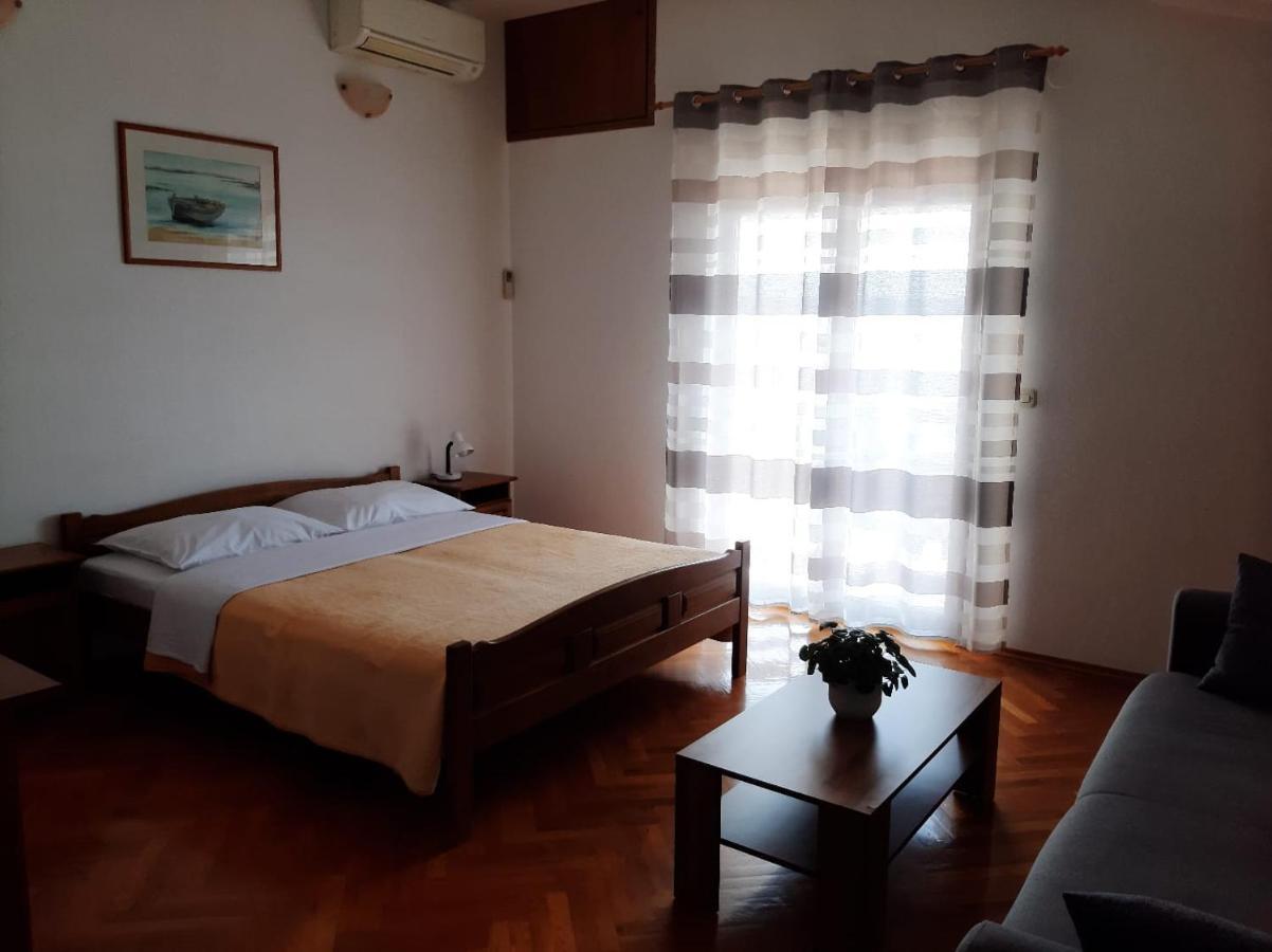 Apartments Ivanka Starigrad Paklenica Εξωτερικό φωτογραφία