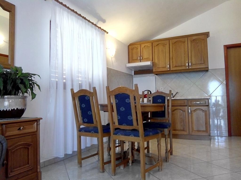 Apartments Ivanka Starigrad Paklenica Δωμάτιο φωτογραφία