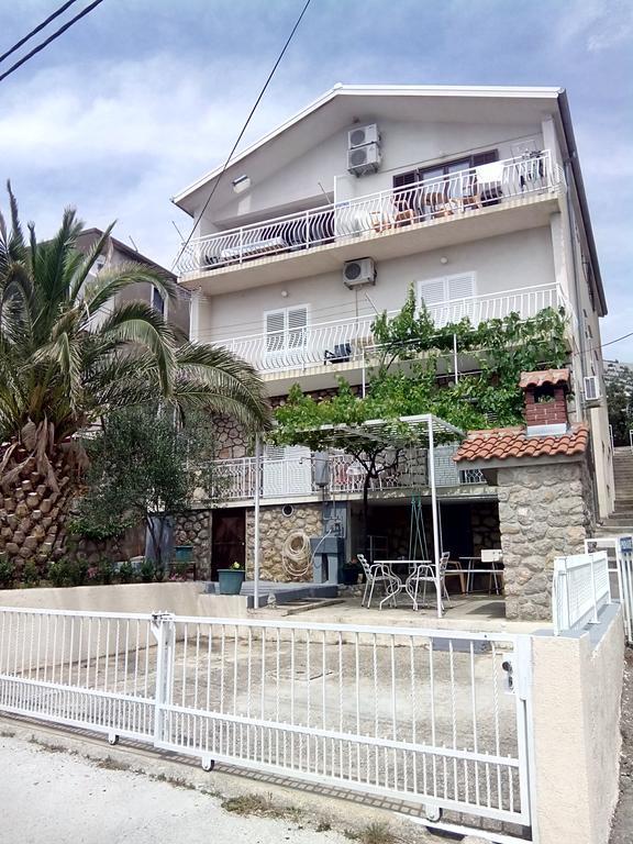 Apartments Ivanka Starigrad Paklenica Εξωτερικό φωτογραφία